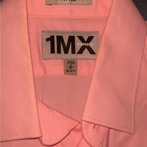 Excellent dress button up shirt!